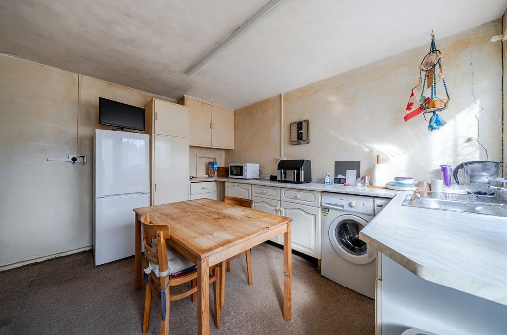 Property photo 2 of 10 1525849-21-1A0Cf2...