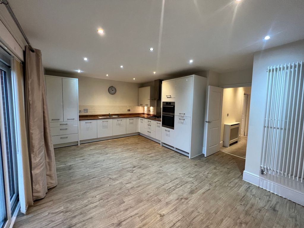 Property photo 2 of 12 Image