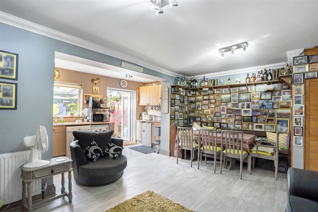 Property photo 3 of 19 Dining Area.Jpg