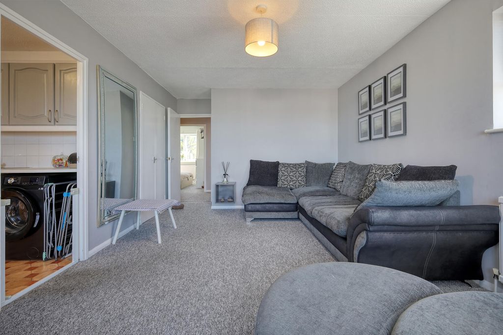 Property photo 1 of 20 Living Room