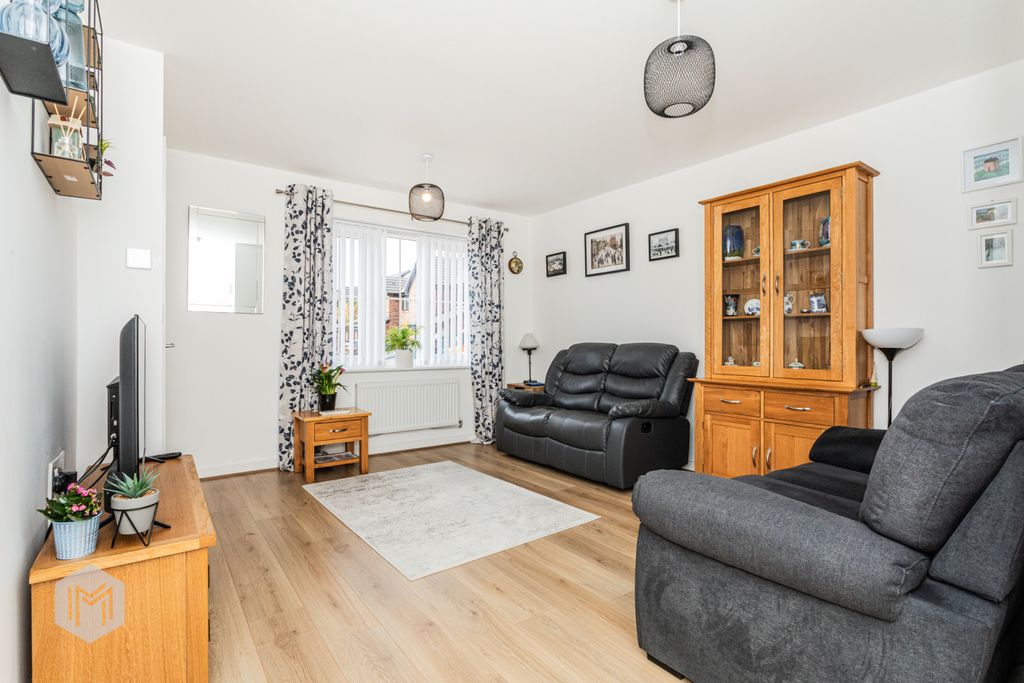 Property photo 2 of 17 Picture No. 11