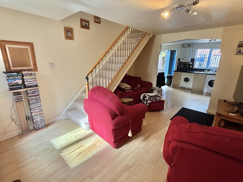 Property photo 3 of 12 Lounge