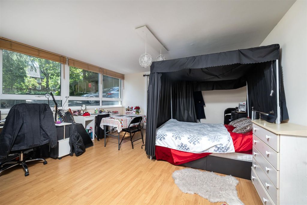 Property photo 2 of 9 P06 (25).Jpg