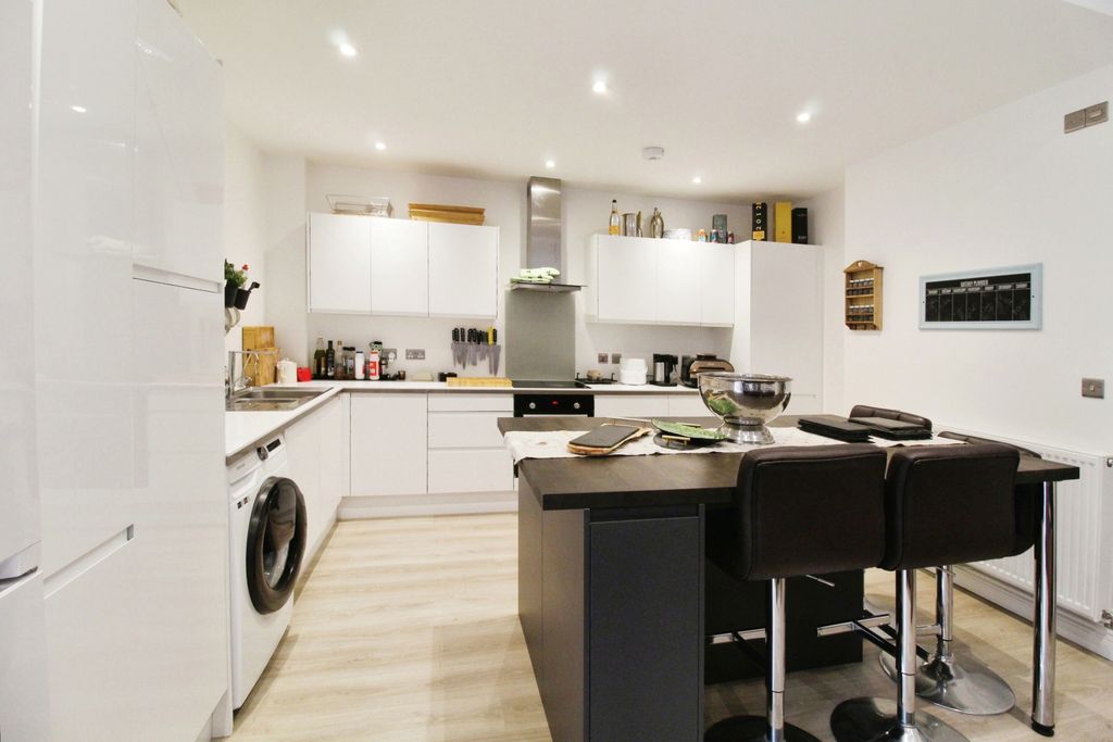 Property photo 2 of 19 Kitchen