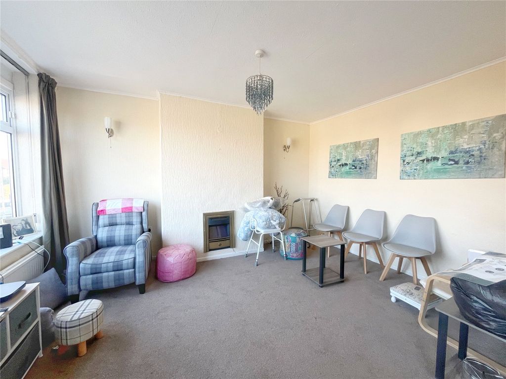 Property photo 3 of 15 Picture No. 06