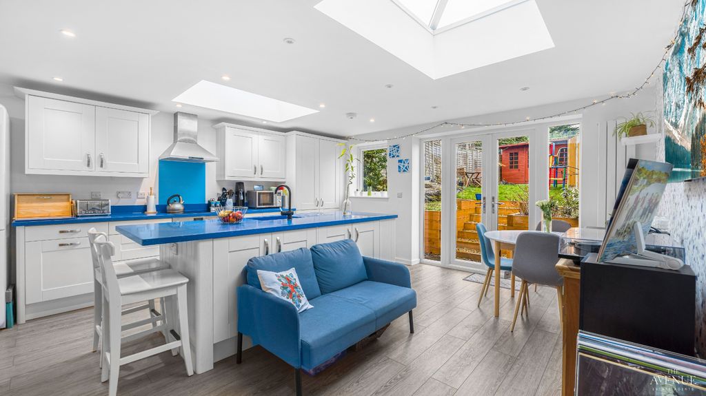 Property photo 2 of 26 3861065