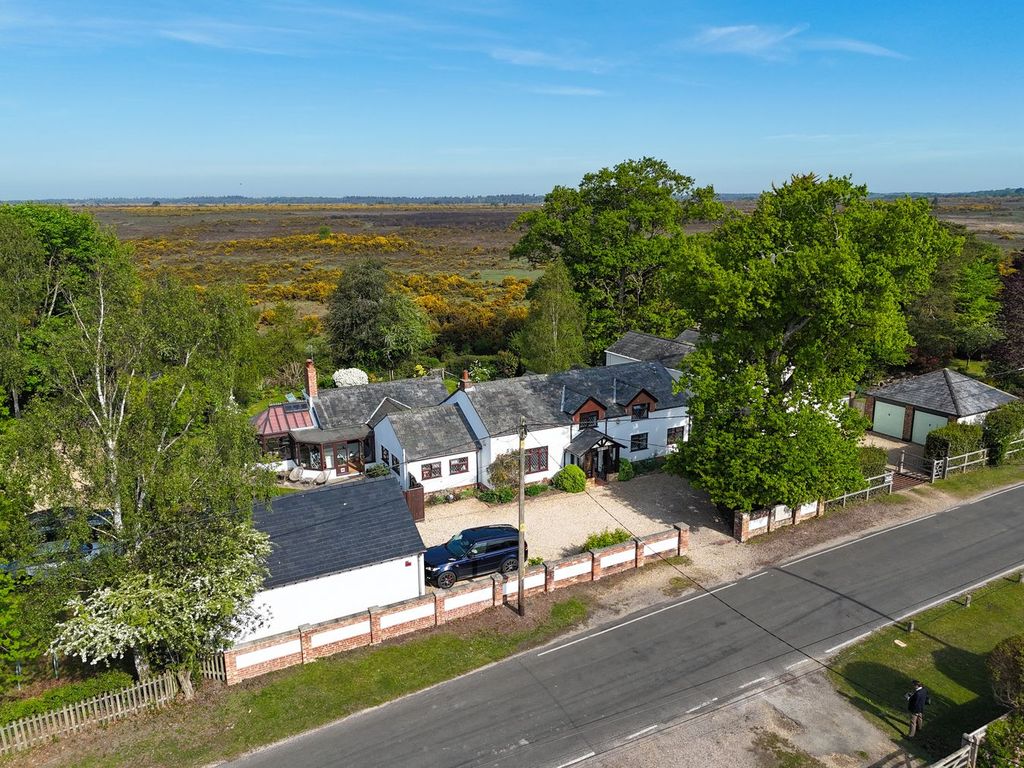 Property photo 2 of 17