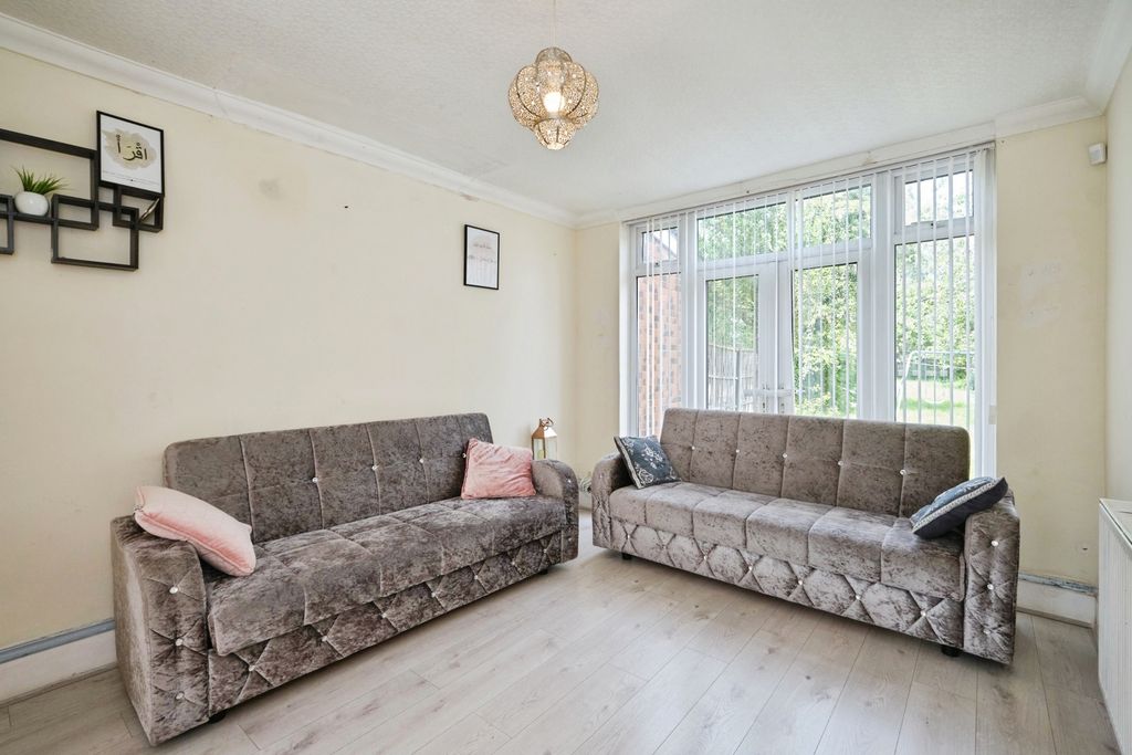 Property photo 2 of 28 Pbox-Img.Jpg