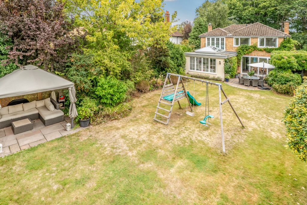 Property photo 2 of 28
