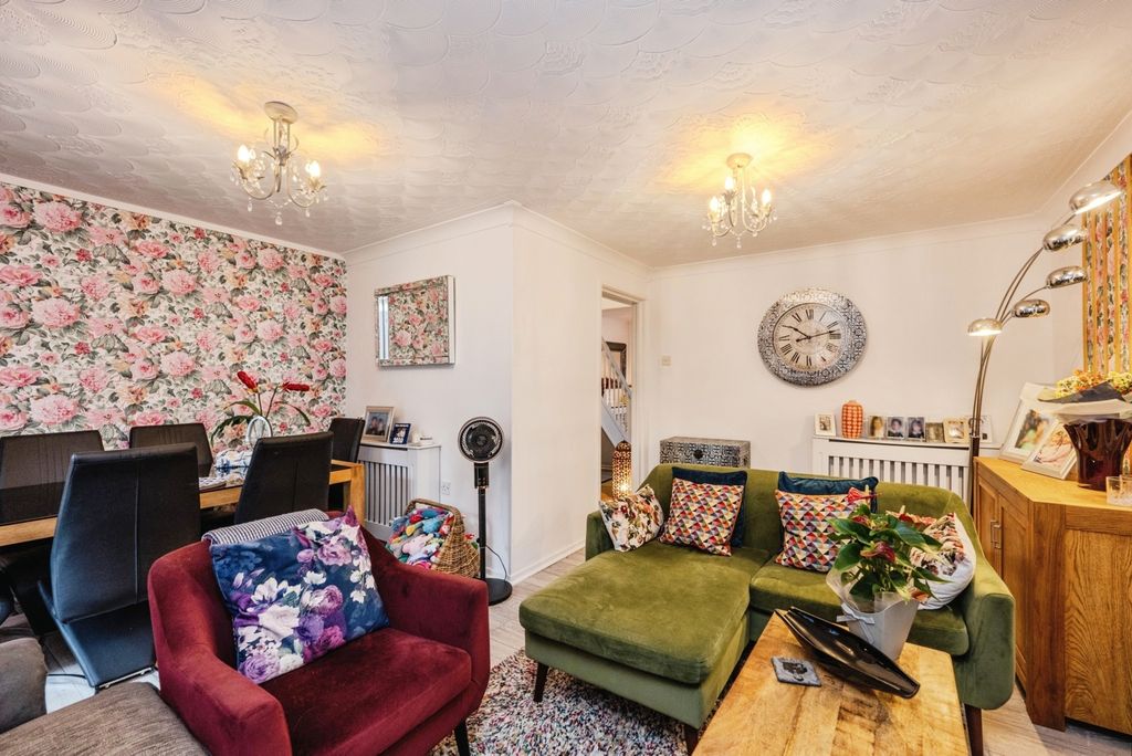 Property photo 2 of 19 Pbox-Img.Jpg