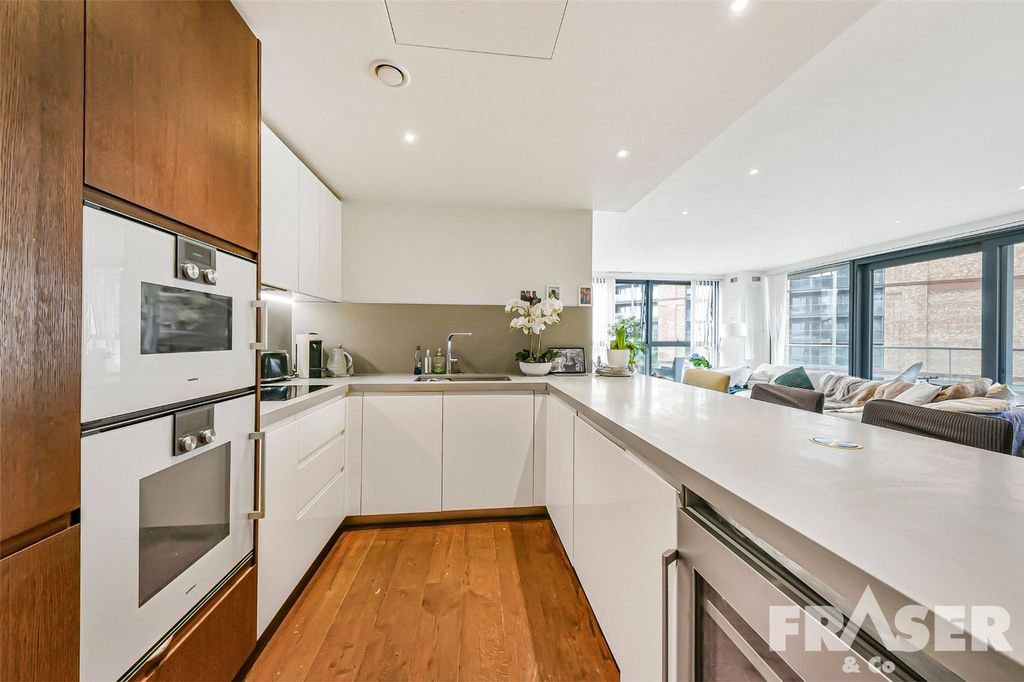 Property photo 1 of 19 Picture No. 09