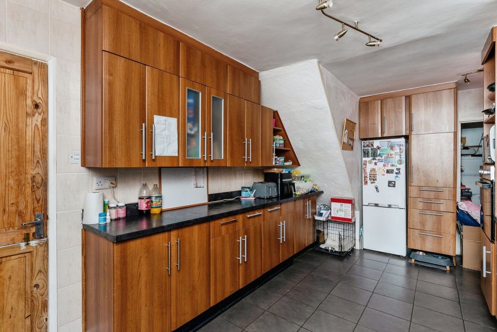 Property photo 3 of 22 Pbox-Img.Jpg