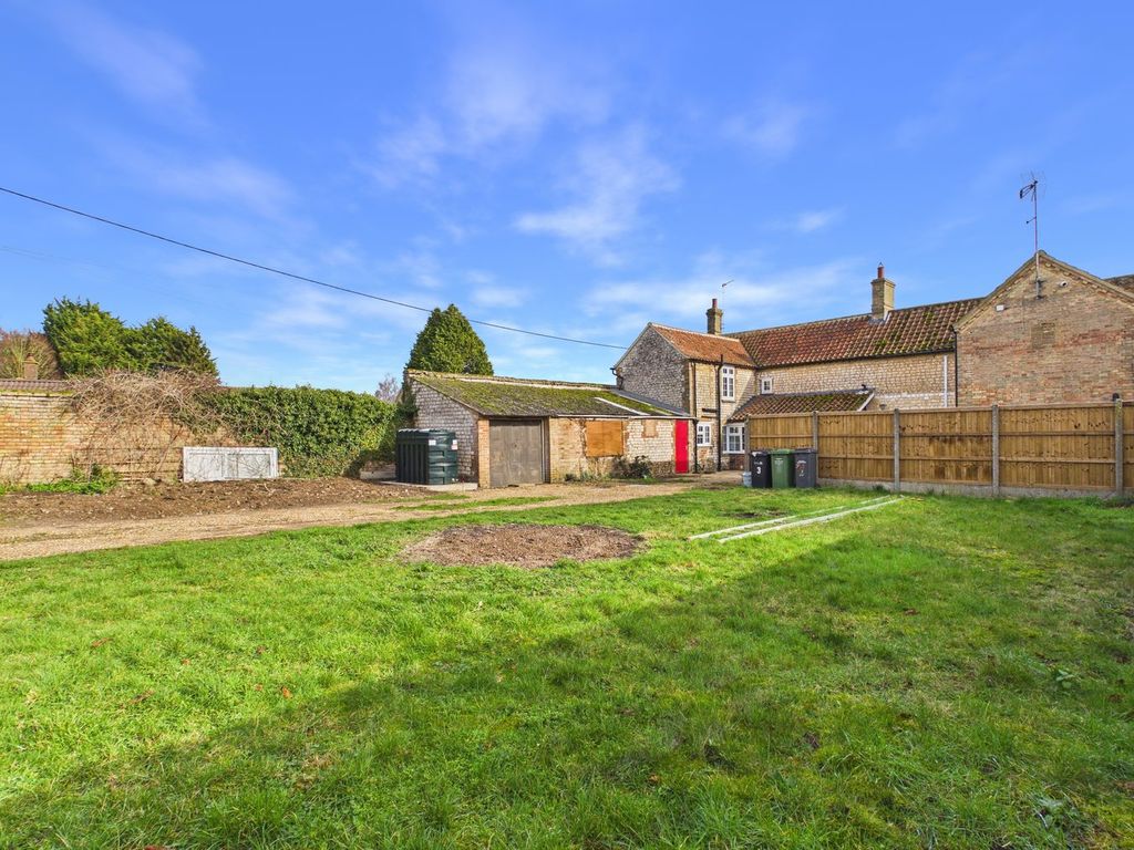 Property photo 2 of 17