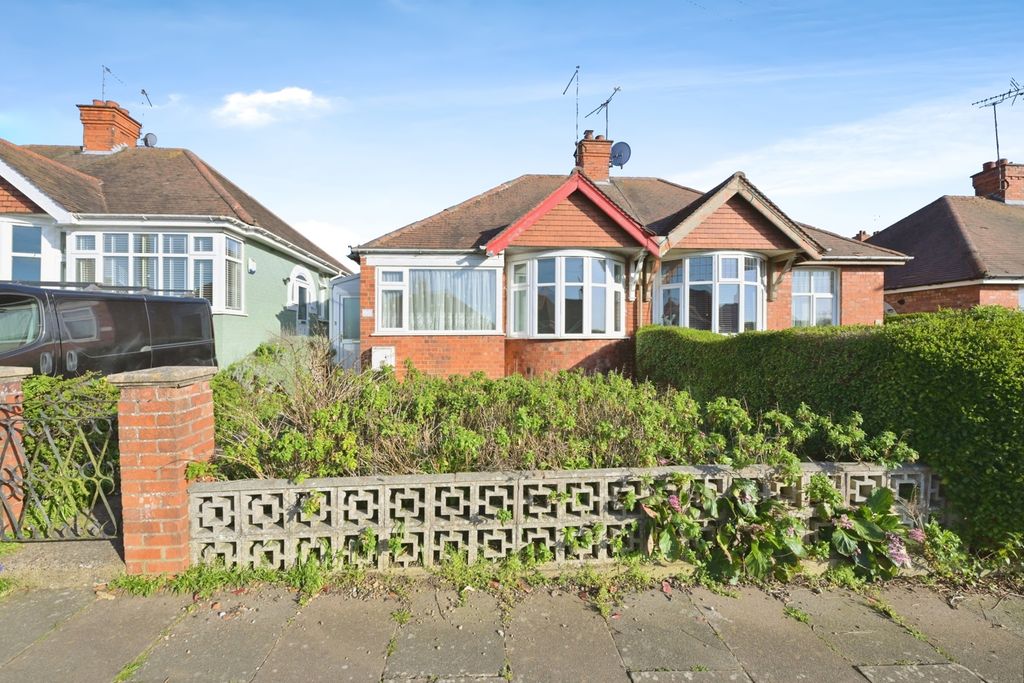 Property photo 2 of 11 Front