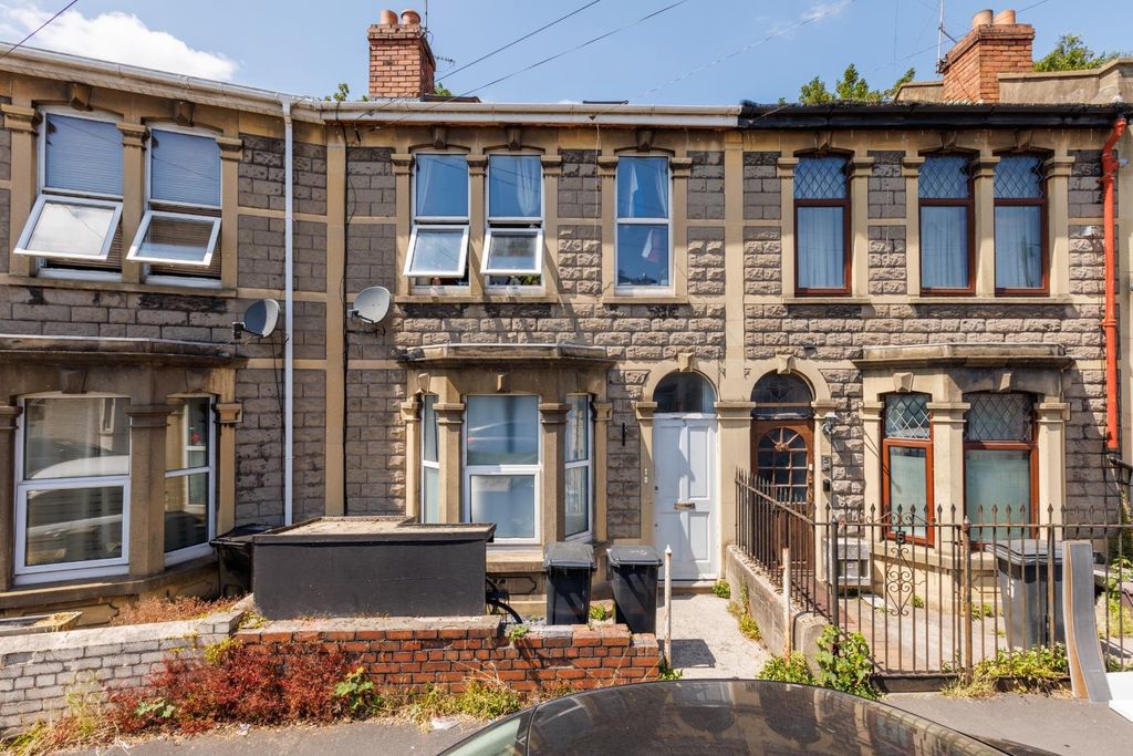 Property photo 2 of 20 Gff 3 Vicarage Road-21.Jpg