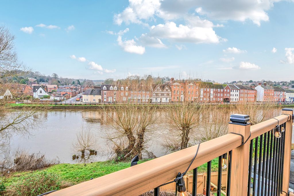 Property photo 3 of 26