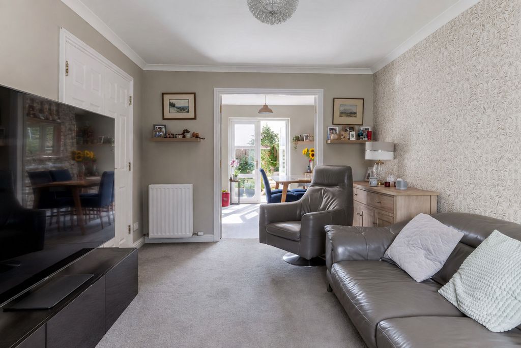 Property photo 2 of 31