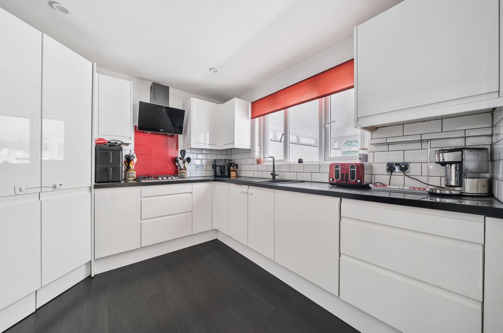 Property photo 3 of 10 1454828-6-6A4B8E8...