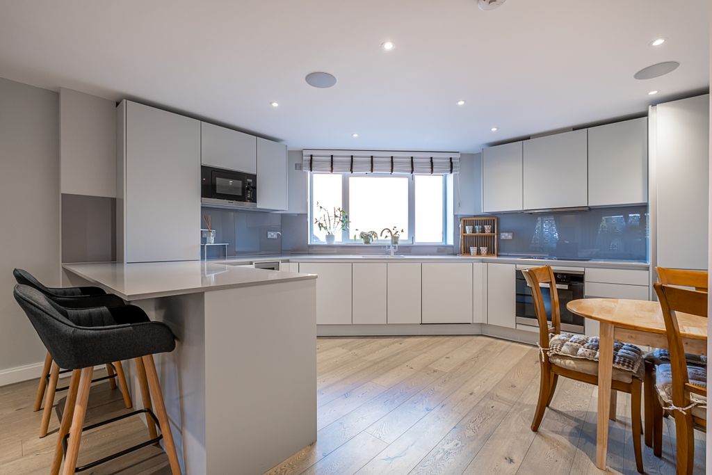 Property photo 1 of 19 Ashburnham-Mews-9