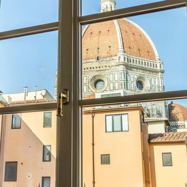 Property photo 1 of 16 Charming Apartment In Florence, Tuscany