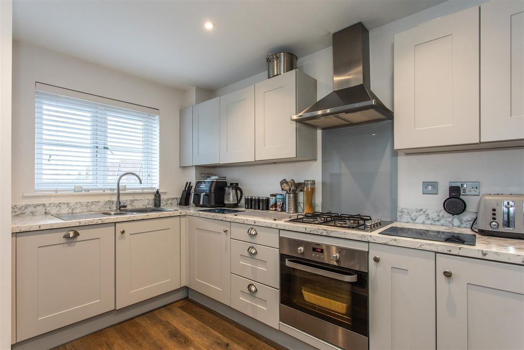 Property photo 3 of 14 4 Danforth Way15.Jpg