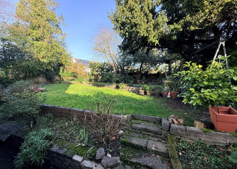 Property photo 3 of 14 Garden