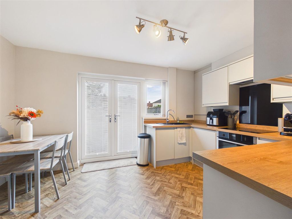 Property photo 3 of 10 Cam05451G0-Pr0197-Still008.Jpg
