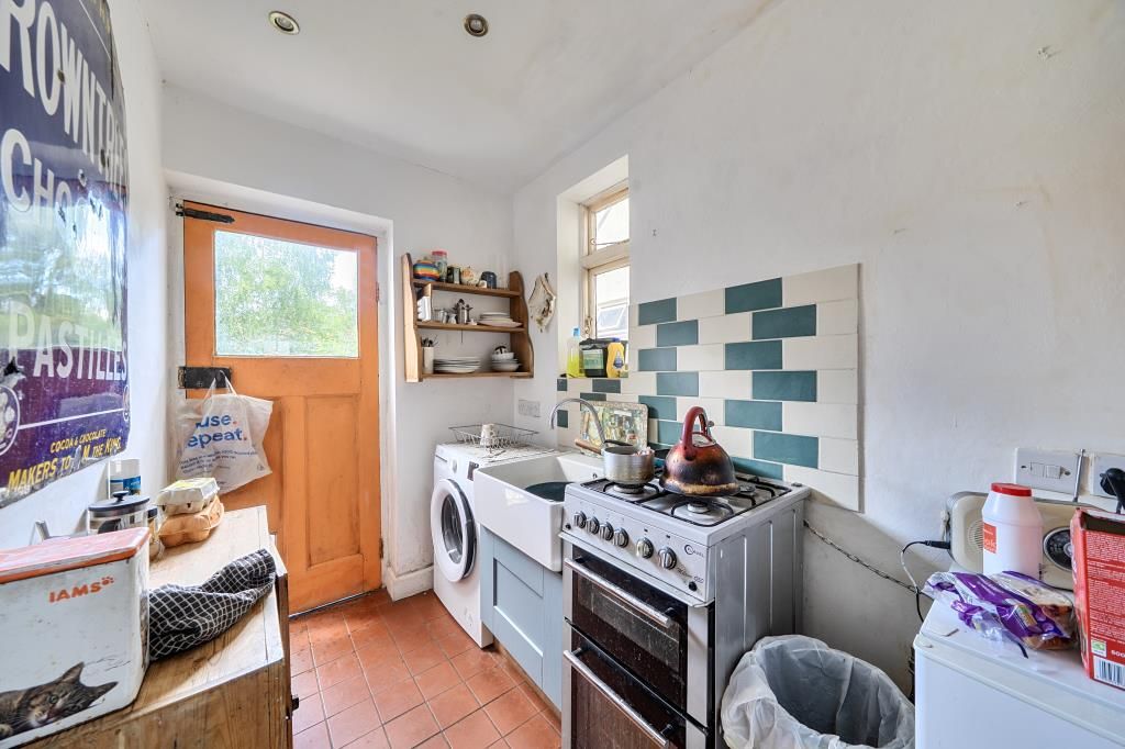 Property photo 3 of 12 Kitchen