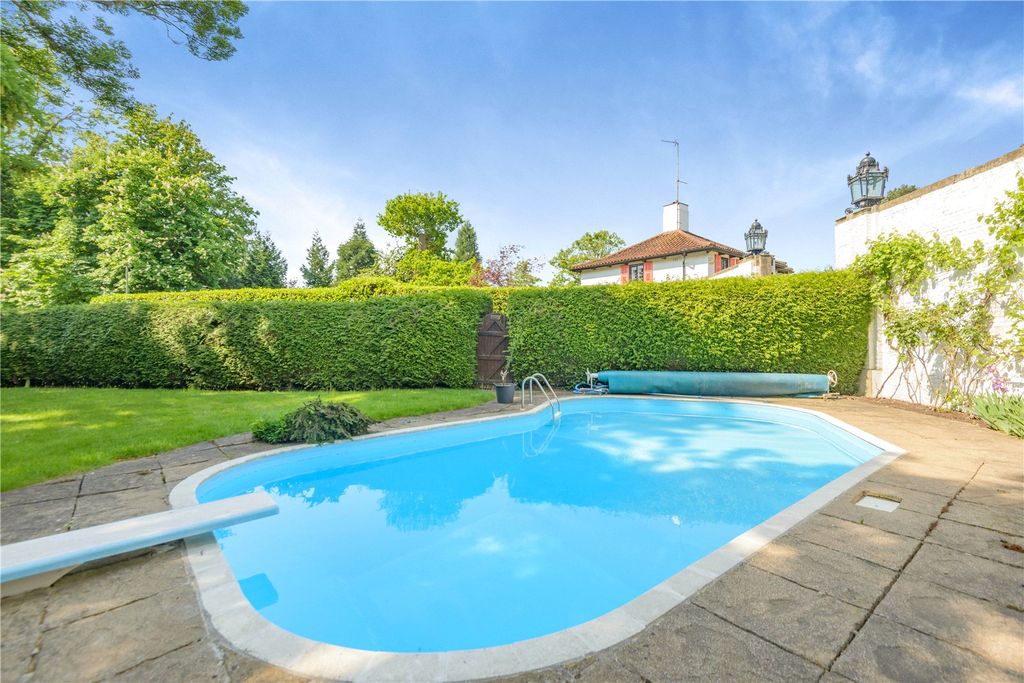 Property photo 2 of 28 Pool