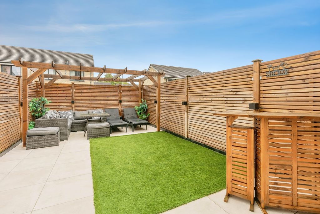 Property photo 3 of 22 Pbox-Img.Jpg