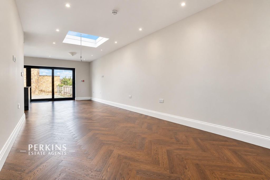 Property photo 3 of 14 Rec.Jpg