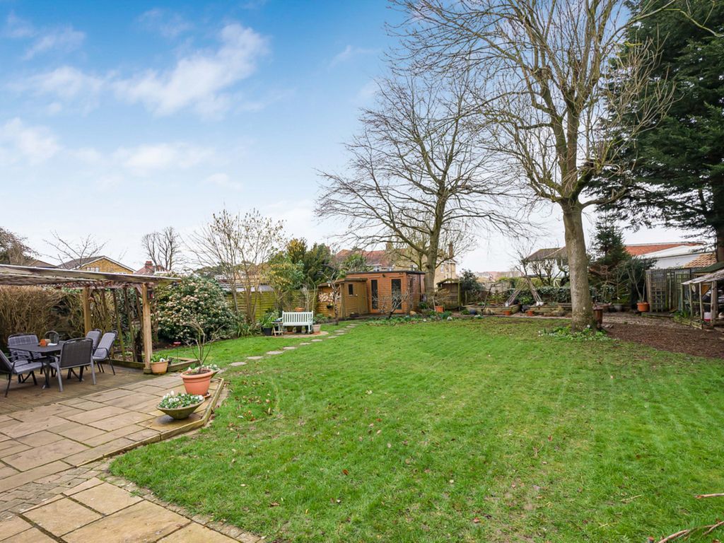 Property photo 3 of 32