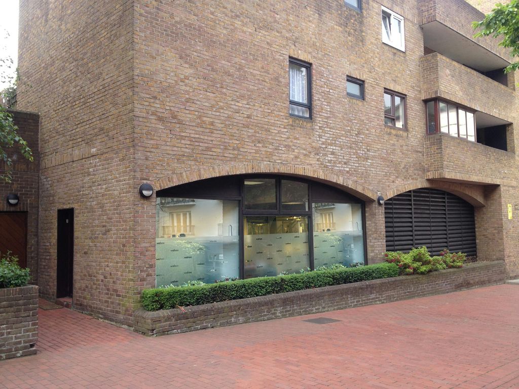 Property photo 2 of 11 99A Mews Street Exterior .Jpg