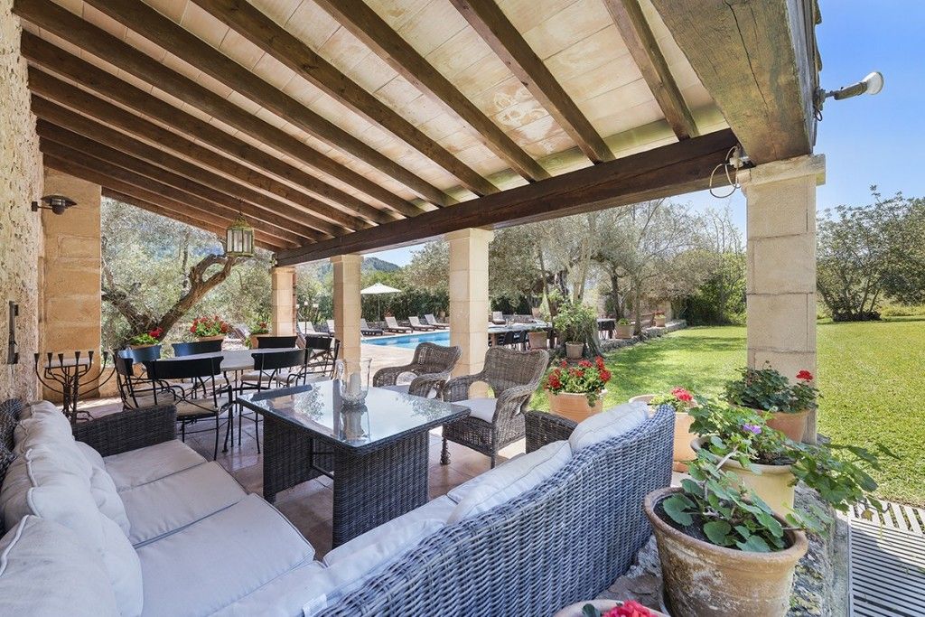 Property photo 3 of 20 Covered Terrace