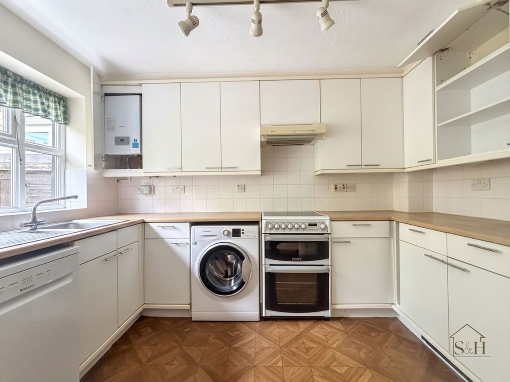 Property photo 2 of 13