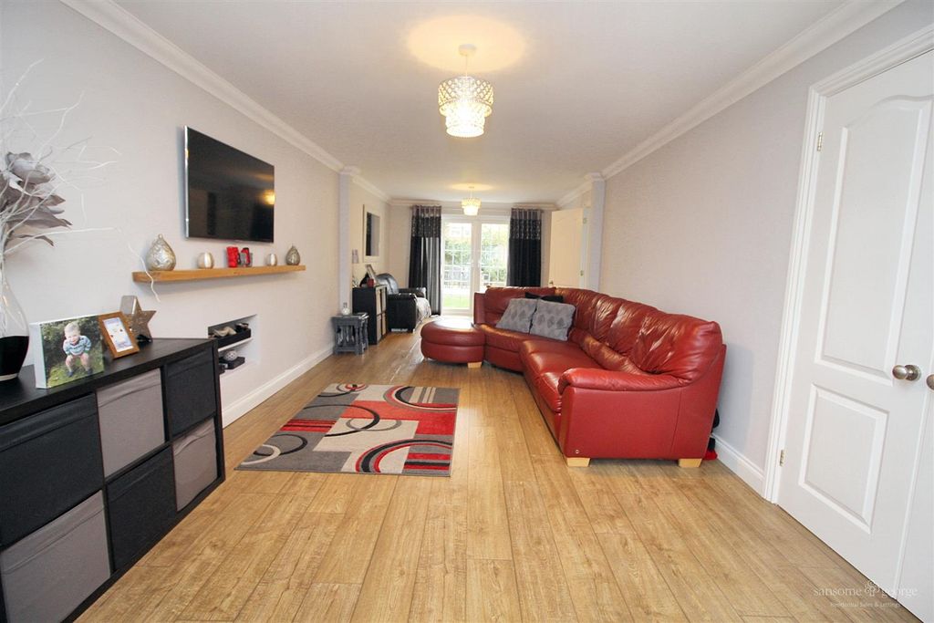 Property photo 3 of 21 Living Room