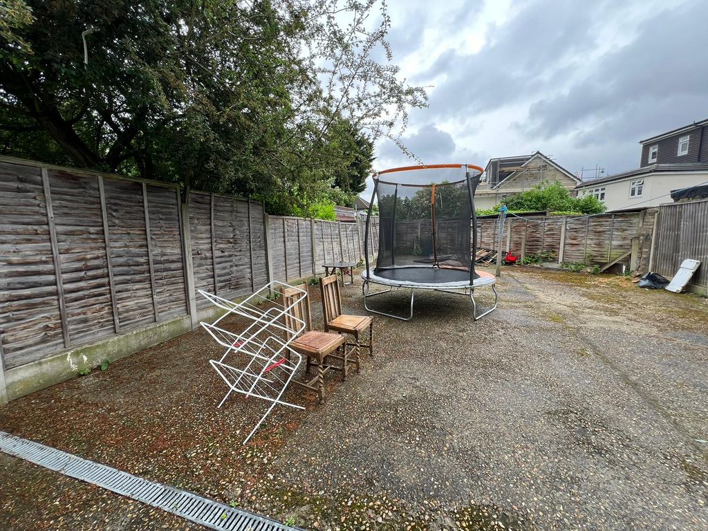 Property photo 1 of 9 Two Bedroom Ground Floor Flat With Garden And Parking- Chadwel Heath
