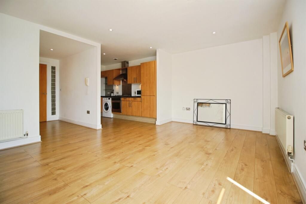 Property photo 3 of 11 Image