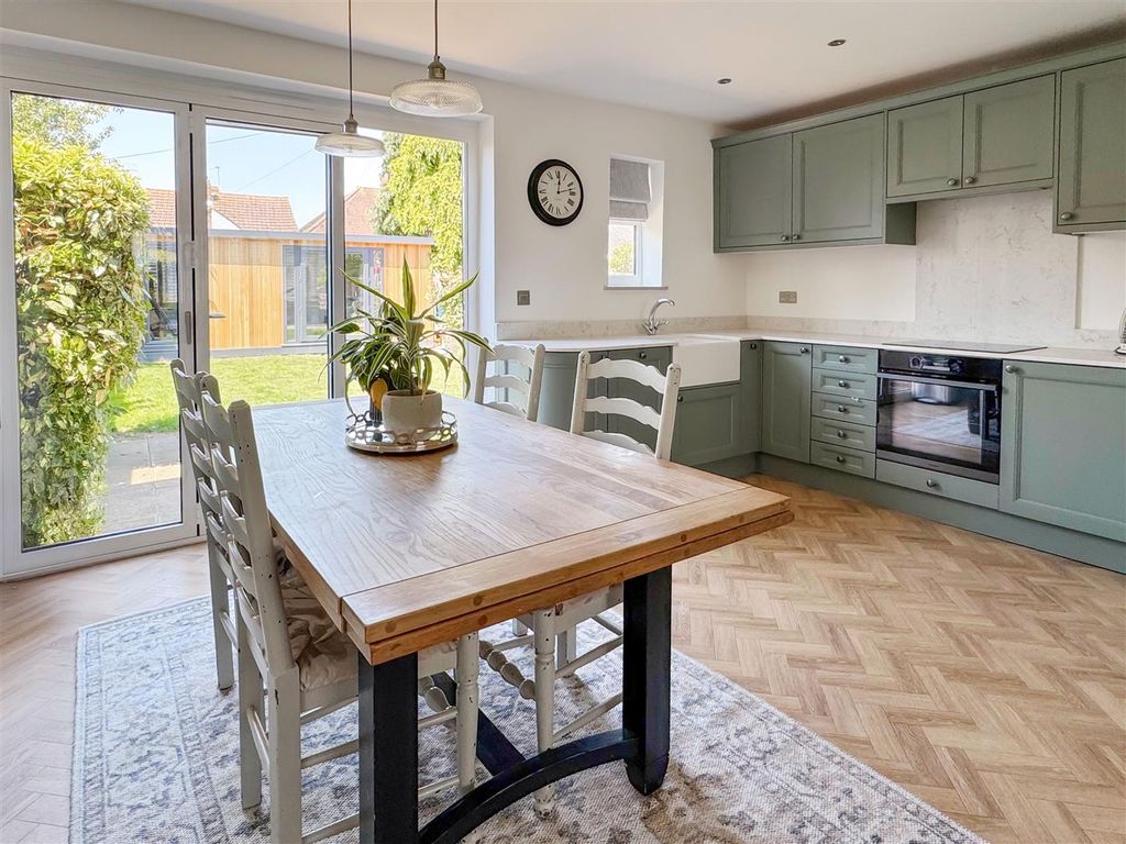 Property photo 3 of 11 Img_3498