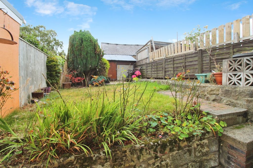 Property photo 2 of 23