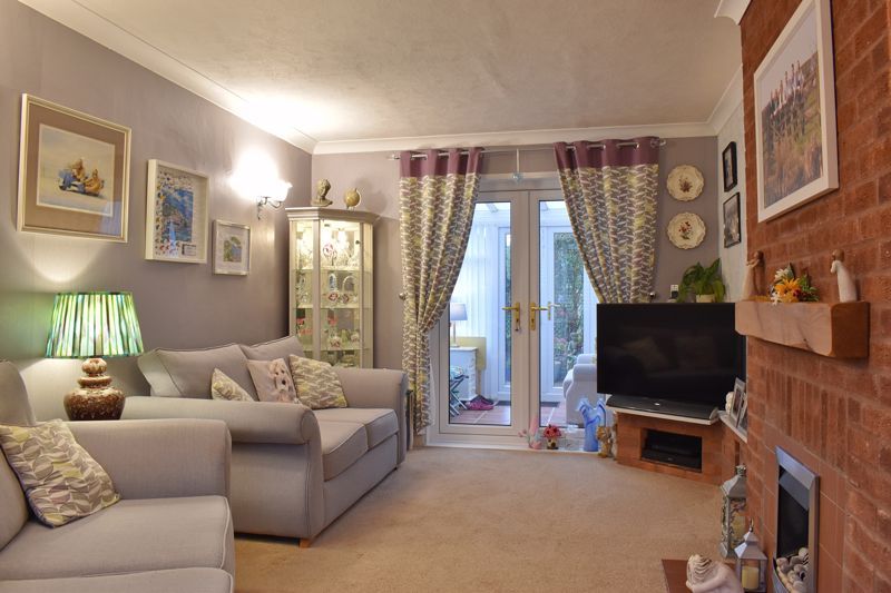 Property photo 2 of 13 Lounge