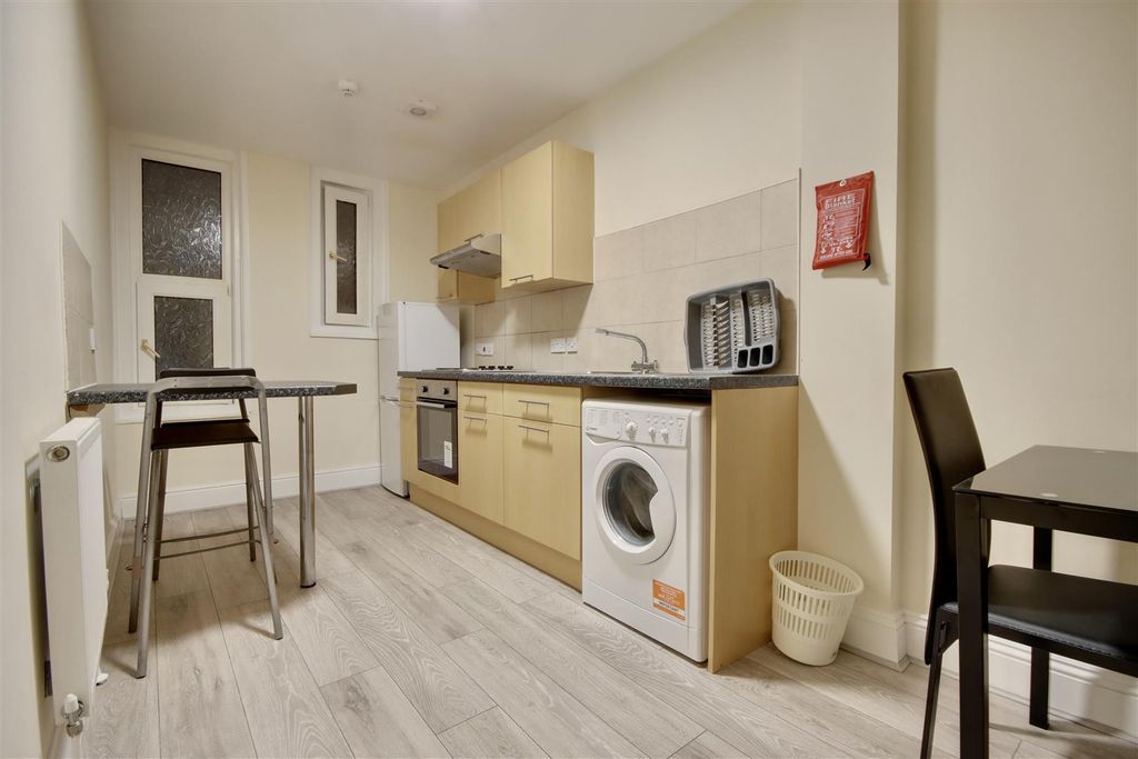 Property photo 2 of 5 64Db503D-6Feb-4392-Beff-6528733E1033_1_201_A.Jpeg