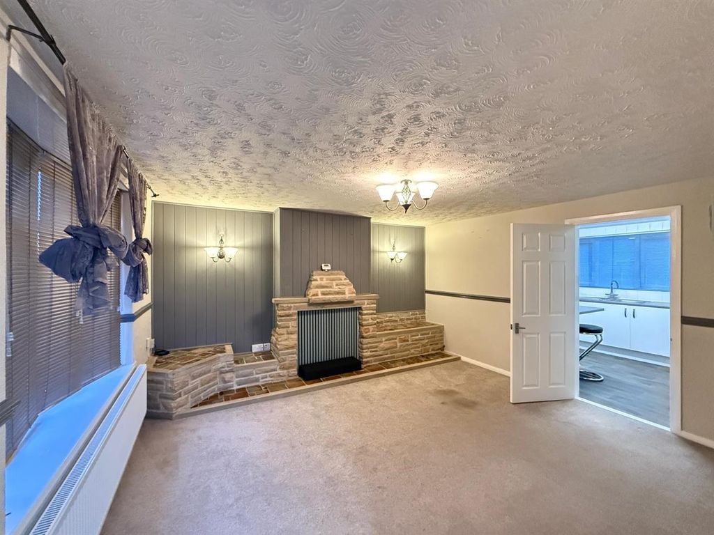 Property photo 3 of 15 Photo 5