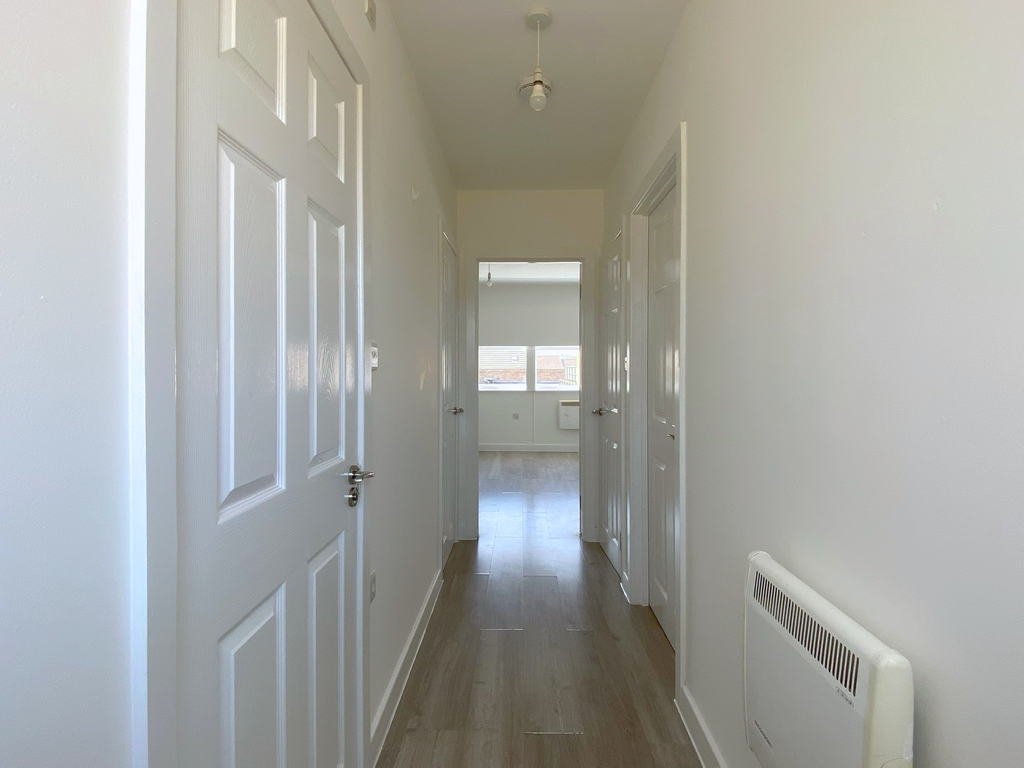 Property photo 2 of 20 Entrance Hall