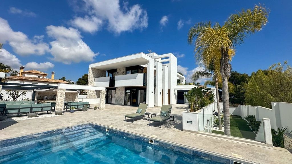 Property photo 1 of 50