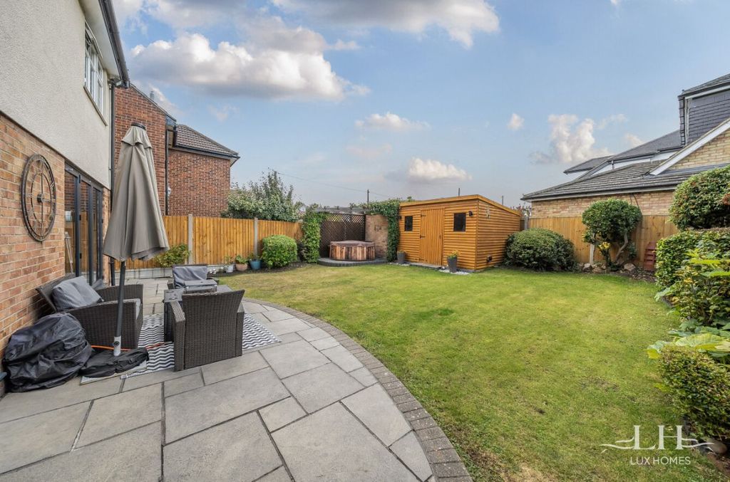 Property photo 3 of 23