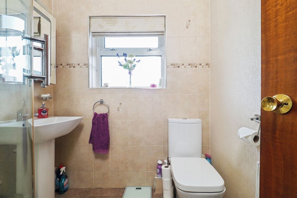 Property photo 3 of 18 Shower Room