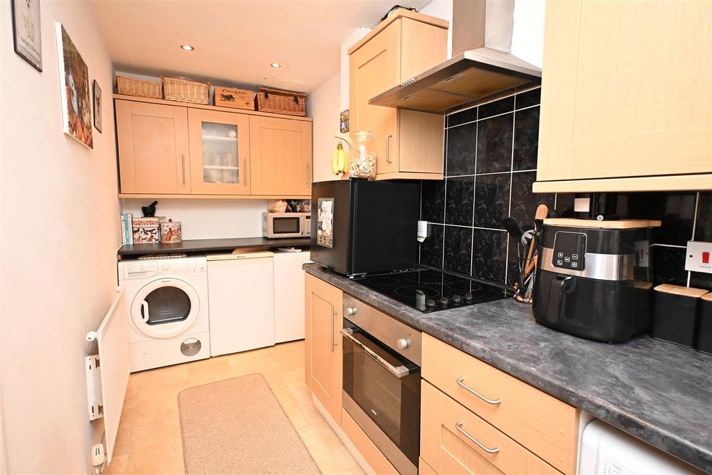 Property photo 3 of 15 Kitchen