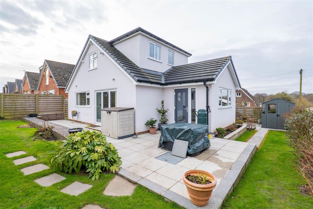 Property photo 3 of 32 Garden