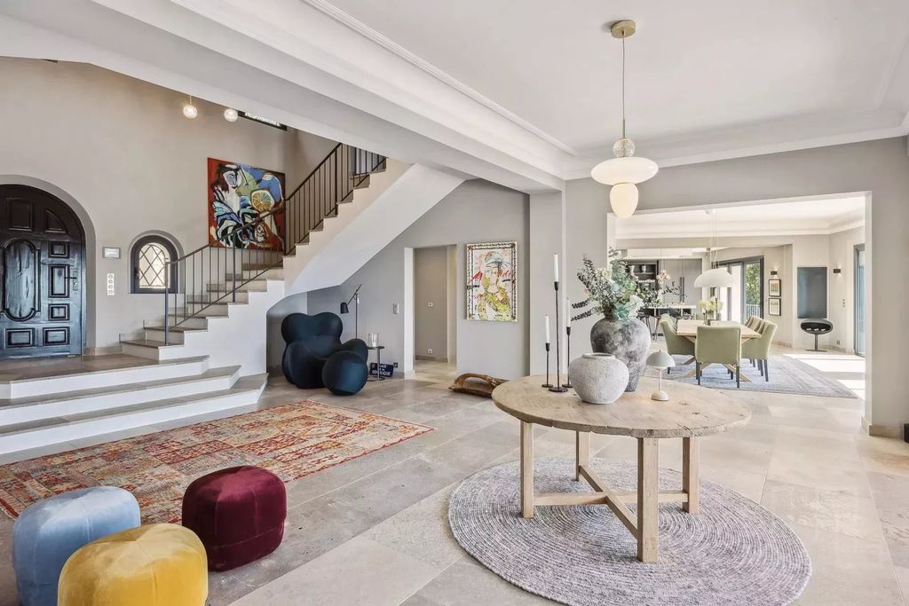 Property photo 3 of 12